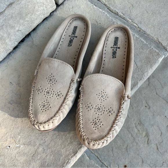 Minnetonka Leila Mule Stone suede open heel slide on shoes Sz 11 - Picture 3 of 8